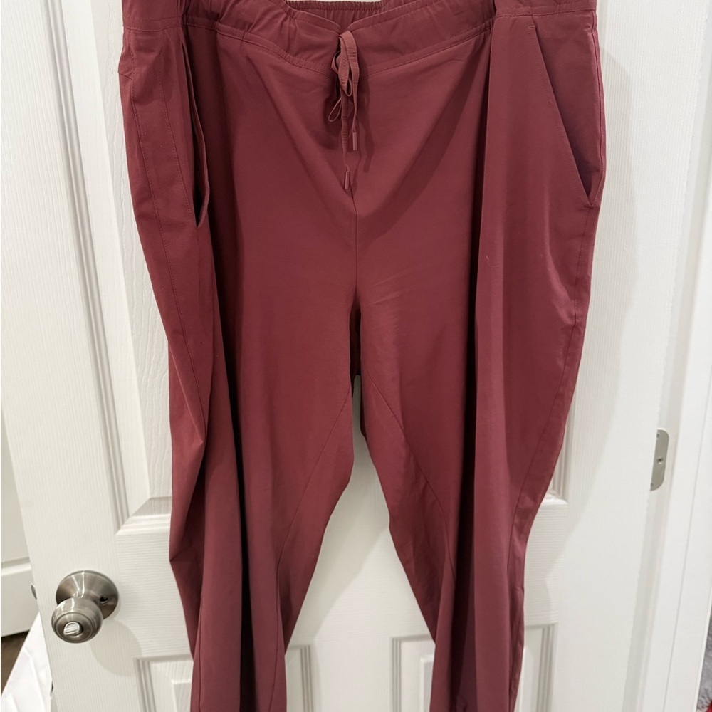Eddie Bauer Burgundy Relaxed Pants in 2x - Picture 3 of 4